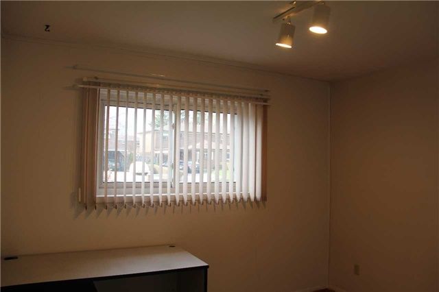 63 Cairnside Cres, Toronto, M2J3M9 | Image 2