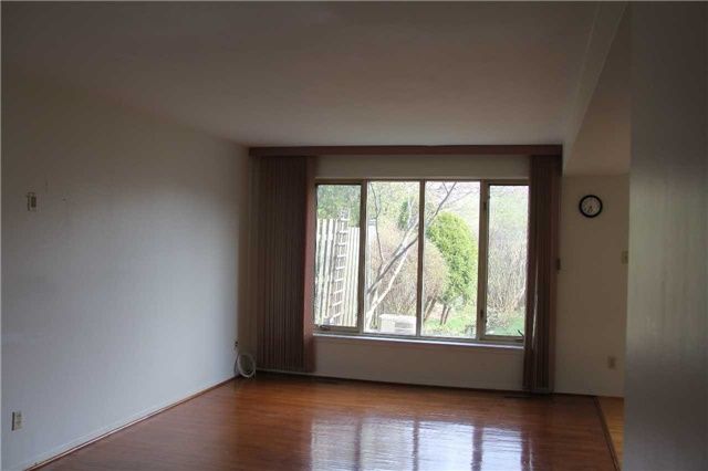 63 Cairnside Cres, Toronto, M2J3M9 | Image 3