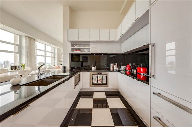 2009 - 111 St Clair Ave W, Toronto, M4V1N5 | Image 2