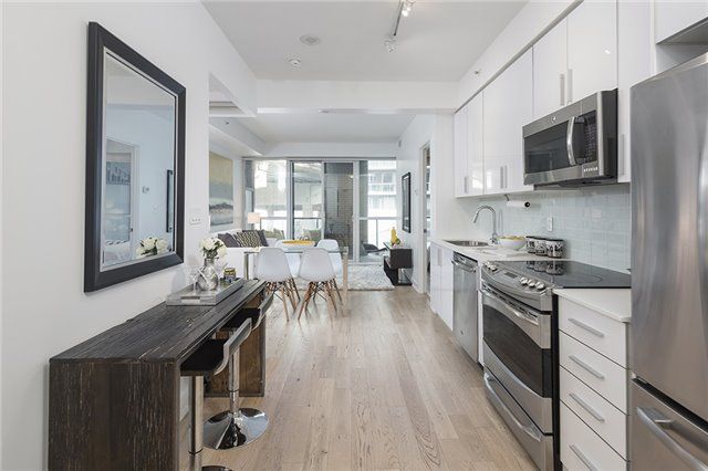 330 - 20 Bruyeres Mews, Toronto, M5V 0G8 | Image 2