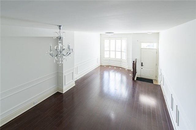 52 Clairtrell Rd, Toronto, M2N5J6 | Image 2