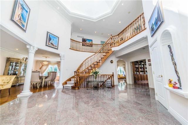 156 Burbank Dr, Toronto, M2K1P1 | Image 2