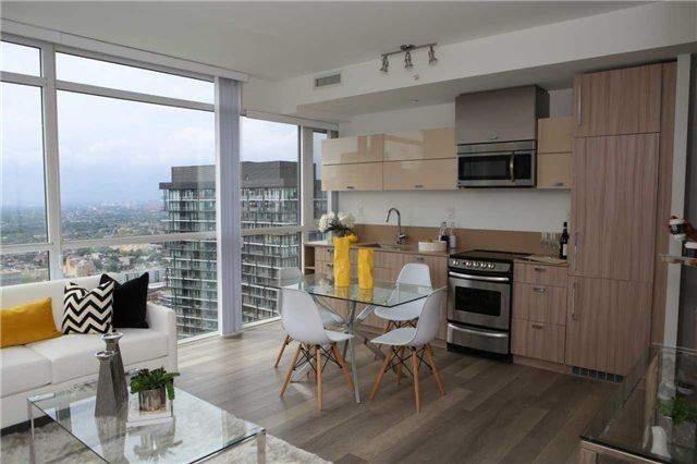 3711 - 290 Adelaide St W, Toronto, M5V1P6 | Image 3