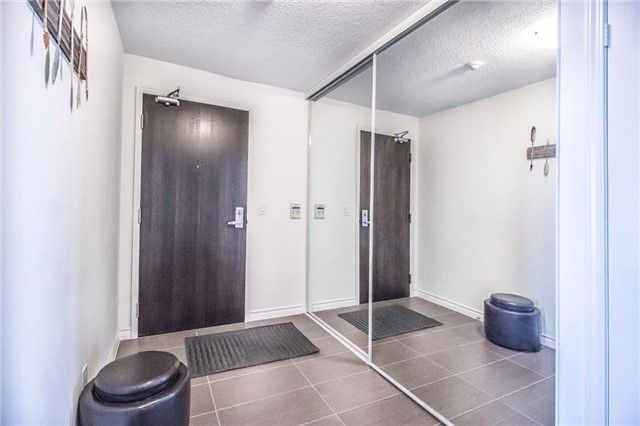 2915 - 19 Grand Trunk Cres, Toronto, M5J3A4 | Image 3