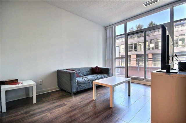 615 - 15 Bruyeres Mews, Toronto, M5V0A7 | Image 3