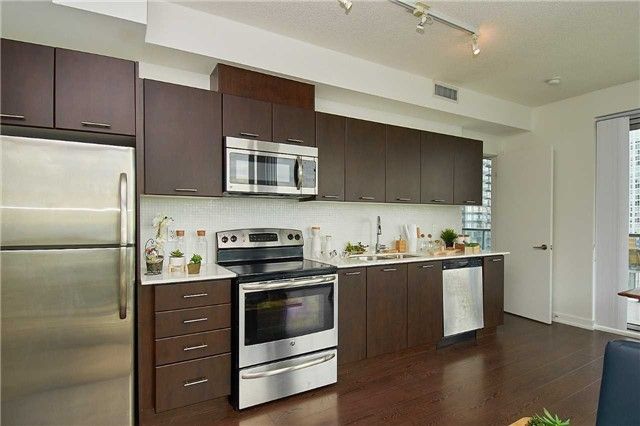 1610 - 20 Bruyeres Mews, Toronto, M5V0G8 | Image 3