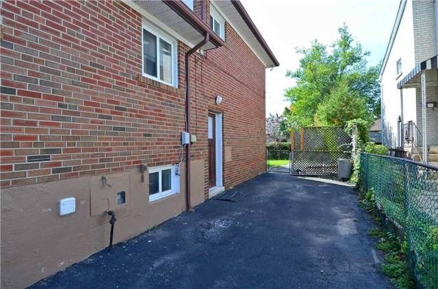 28 Roywood Dr, Toronto, M3A2C6 | Image 3