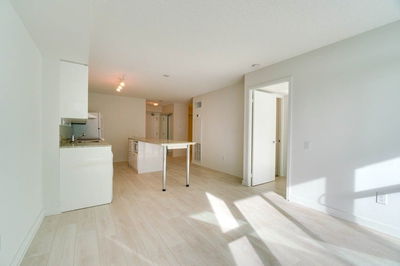 Unit 1011 — 15 Singer Crt, Toronto - Bayview Village image-0-1