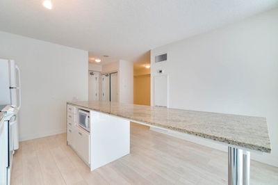 Unit 1011 — 15 Singer Crt, Toronto - Bayview Village image-0-4