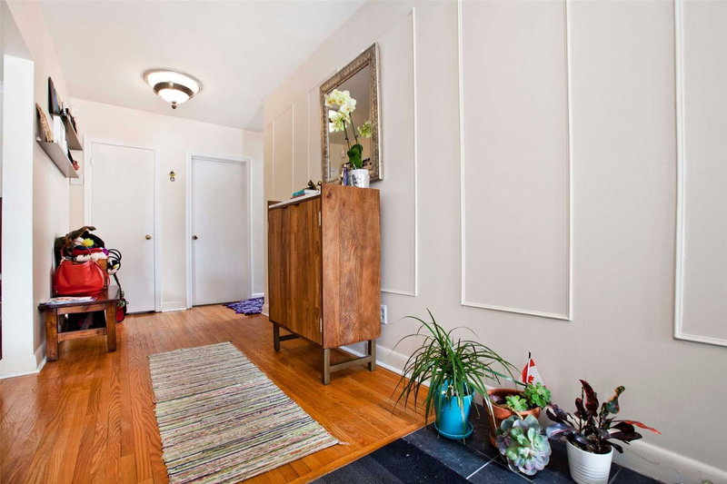 190 Northwood Dr, Toronto, M2M2K4 | Image 2