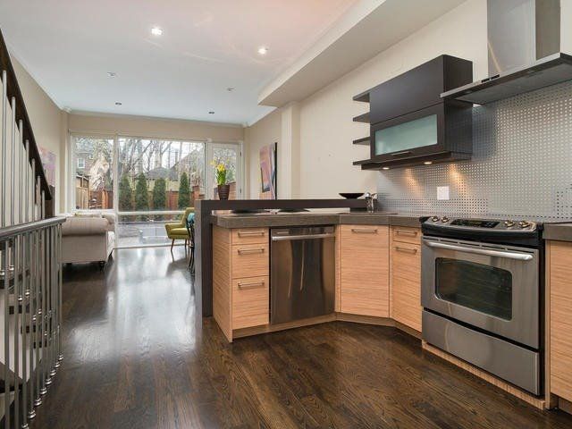 24A Oxton Ave, Toronto, M5P 1L9 | Image 2