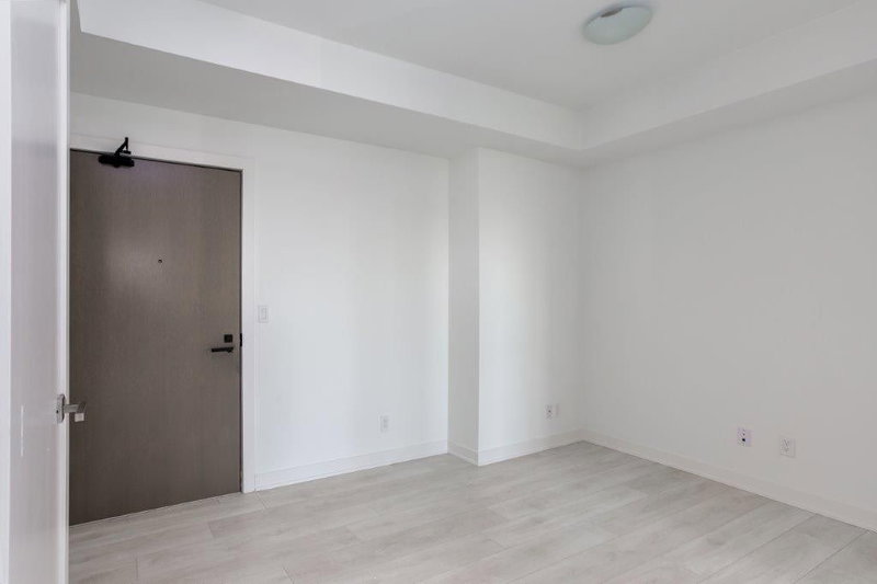 711 - 223 St Clair Ave W, Toronto, M4V1R3 | Image 2