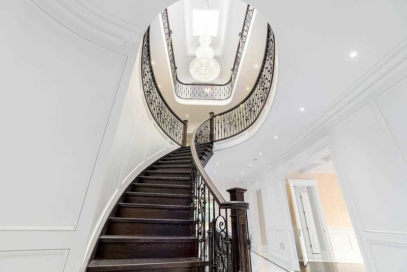 32 Truman Rd, Toronto, M2L2L5 | Image 2