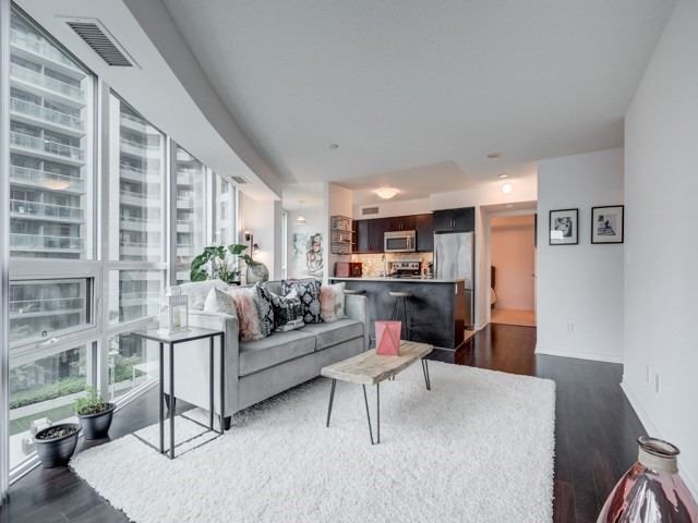 511 - 19 Grand Trunk Cres, Toronto, M5J3A3 | Image 3