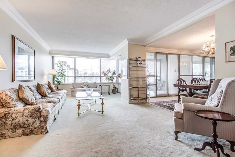 608 - 18 Lower Village Gate, Toronto, M5P3M1 | Image 3