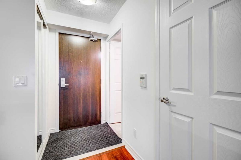 1008 - 19 Grand Trunk Cres, Toronto, M5J3A3 | Image 2