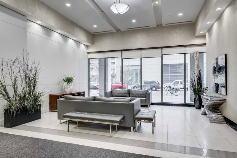 1008 - 19 Grand Trunk Cres, Toronto, M5J3A3 | Image 3