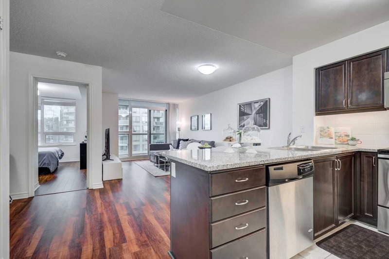 3703 - 19 Grand Trunk Cres, Toronto, M5J3A3 | Image 2