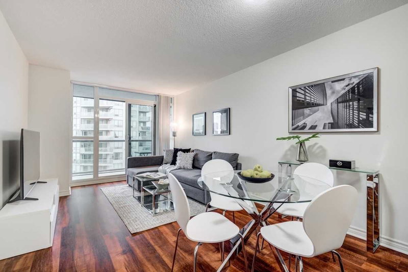 3703 - 19 Grand Trunk Cres, Toronto, M5J3A3 | Image 3