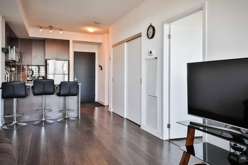 2704 - 89 Dunfield Ave, Toronto, M4S0A4 | Image 2