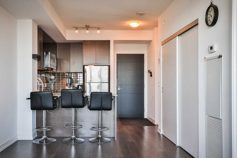 2704 - 89 Dunfield Ave, Toronto, M4S0A4 | Image 3