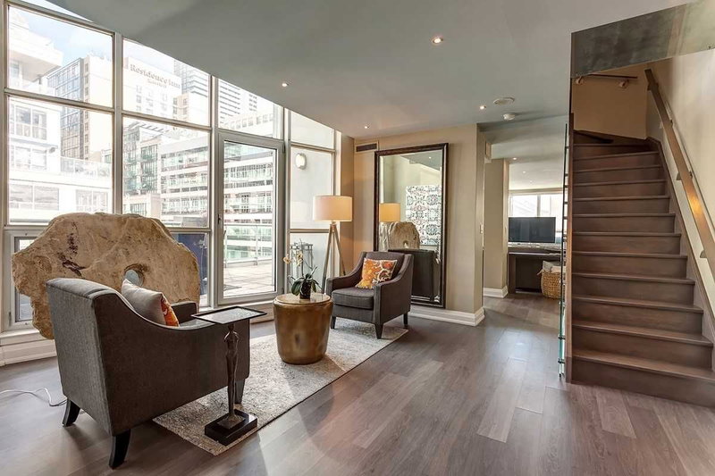 711/712 - 36 Blue Jays Way, Toronto, M5V3T3 | Image 2