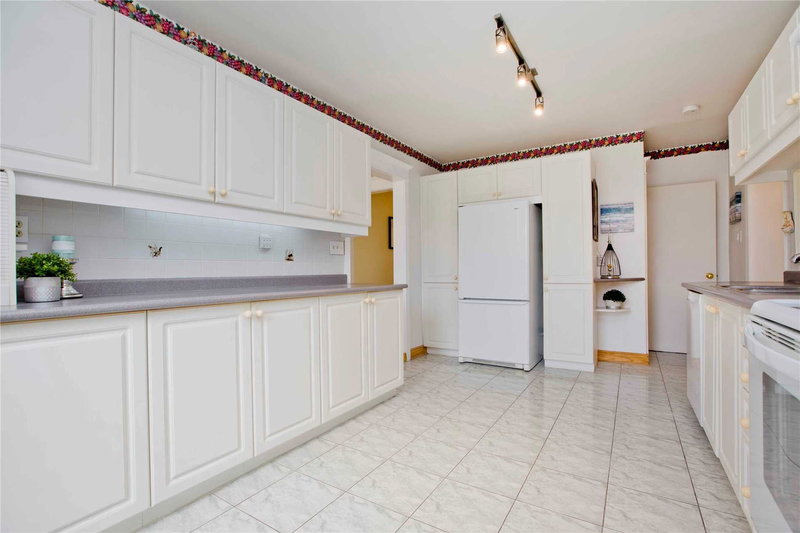 46 Overton Cres, Toronto, M3B2V2 | Image 3