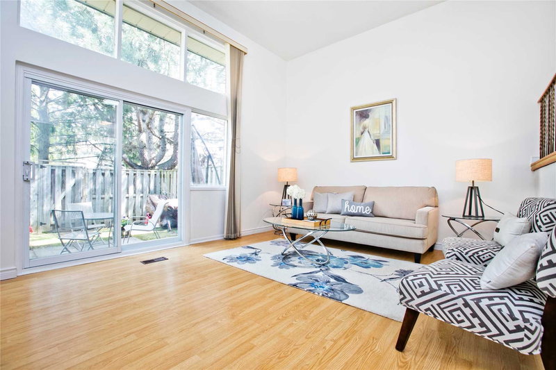 102 Jenny Wrenway Way, Toronto, M2H2Z2 | Image 2