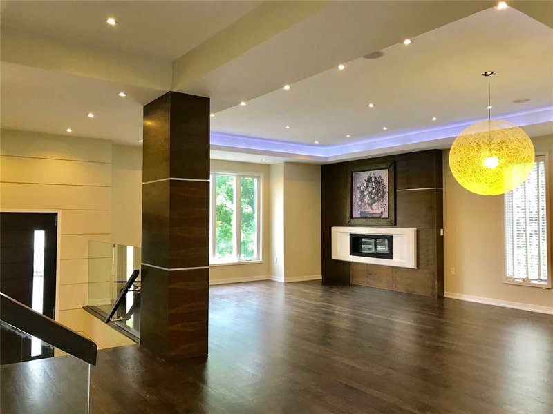 220 Roe Ave, Toronto, M5M2J4 | Image 2