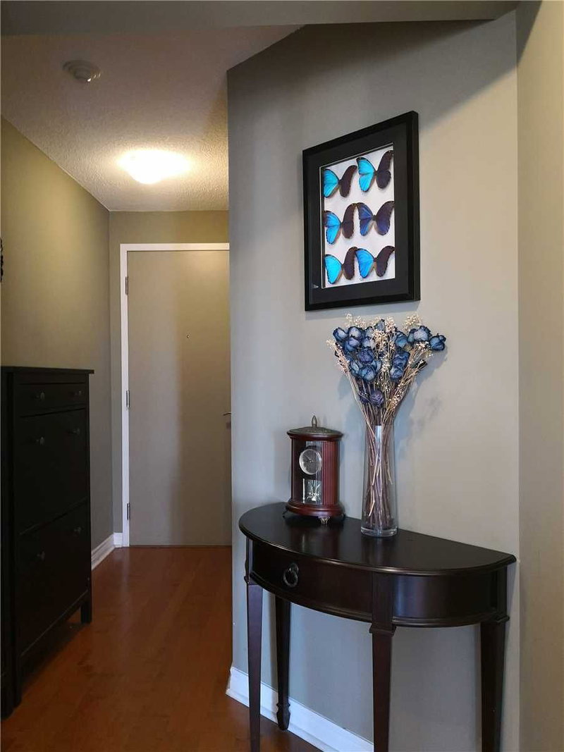 2202 - 763 Bay St, Toronto, M5G2R3 | Image 2