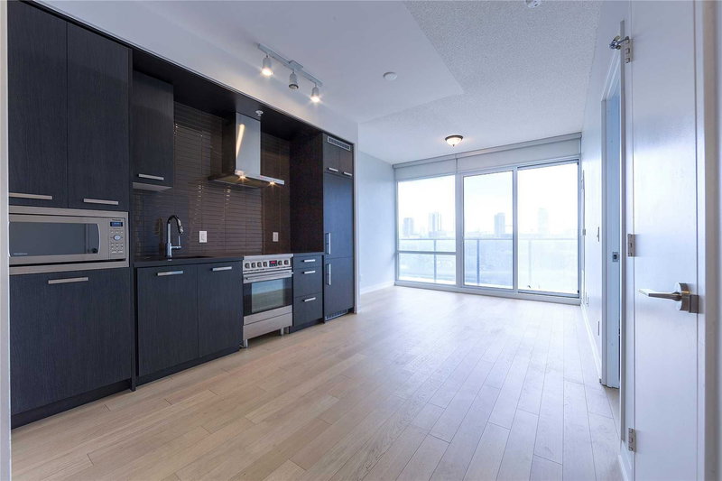 S810 - 120 Bayview Ave, Toronto, M5A0G4 | Image 3