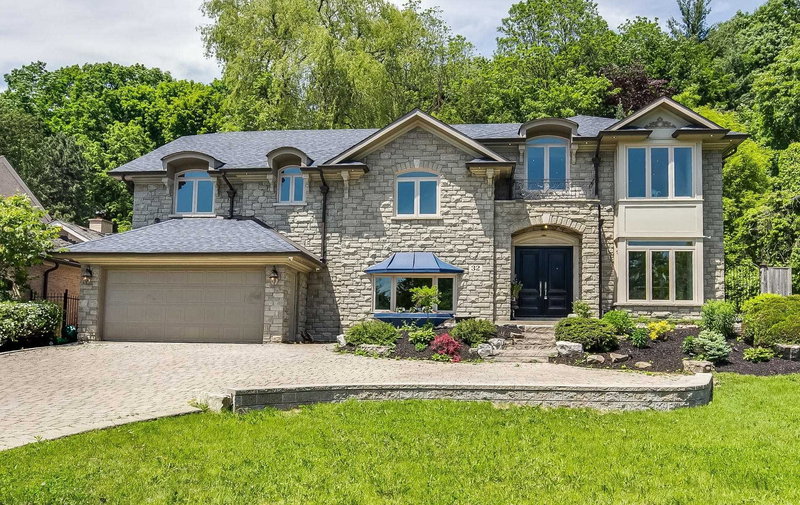 32 Brookfield Rd, Toronto, M2P1A9 | Image 3