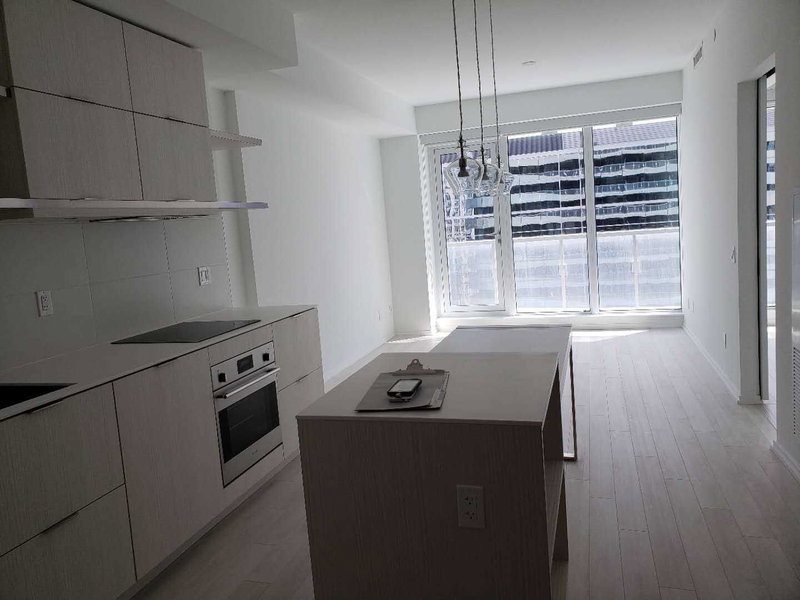 2107 - 197 Yonge St, Toronto, M5B1M4 | Image 3