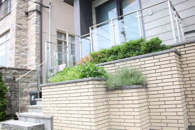 184 Roe Avenue, Toronto, Ontario image-0-1