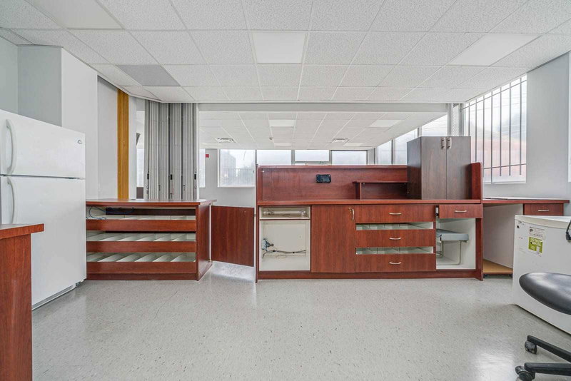 U#1/L#1 - 1880 O'connor Dr, Toronto, M4A1W9 | Image 2