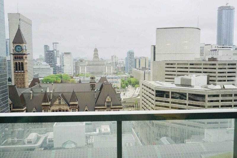 1711 - 197 Yonge St, Toronto, M5B1M4 | Image 2