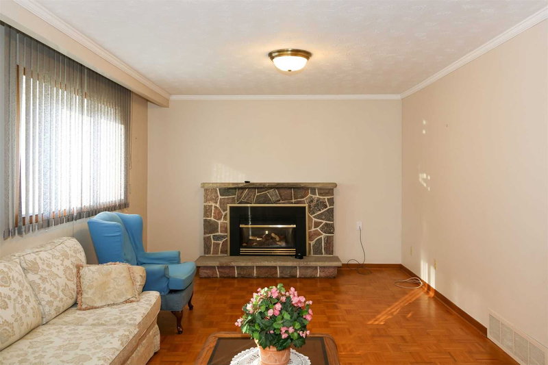 612 Van Horne Ave, Toronto, M2J2V4 | Image 2