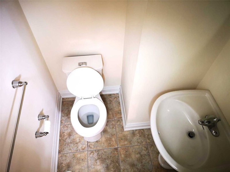 38 Raffeix Lane, Toronto, M5A 0G5 | Image 2