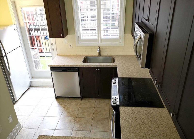 38 Raffeix Lane, Toronto, M5A0G5 | Image 3