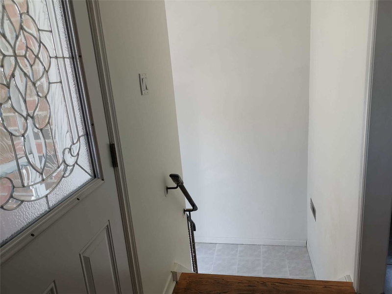 211 Shawnee Circ, Toronto, M2H2Y3 | Image 3