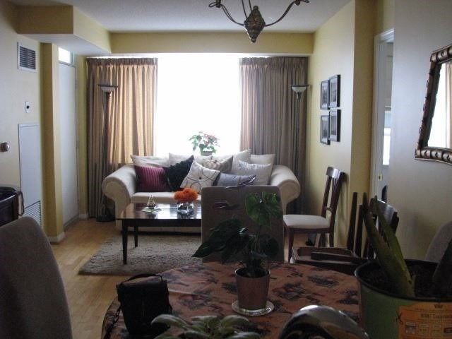 Room1