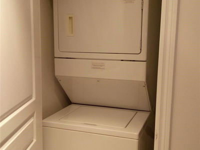 Unit 715 — 15 Northtown Way, Toronto - Willowdale East image-0-3