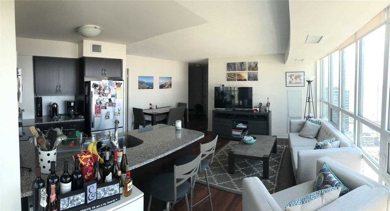 3702 - 19 Grand Trunk Cres, Toronto, M5J 3A3 | Image 3