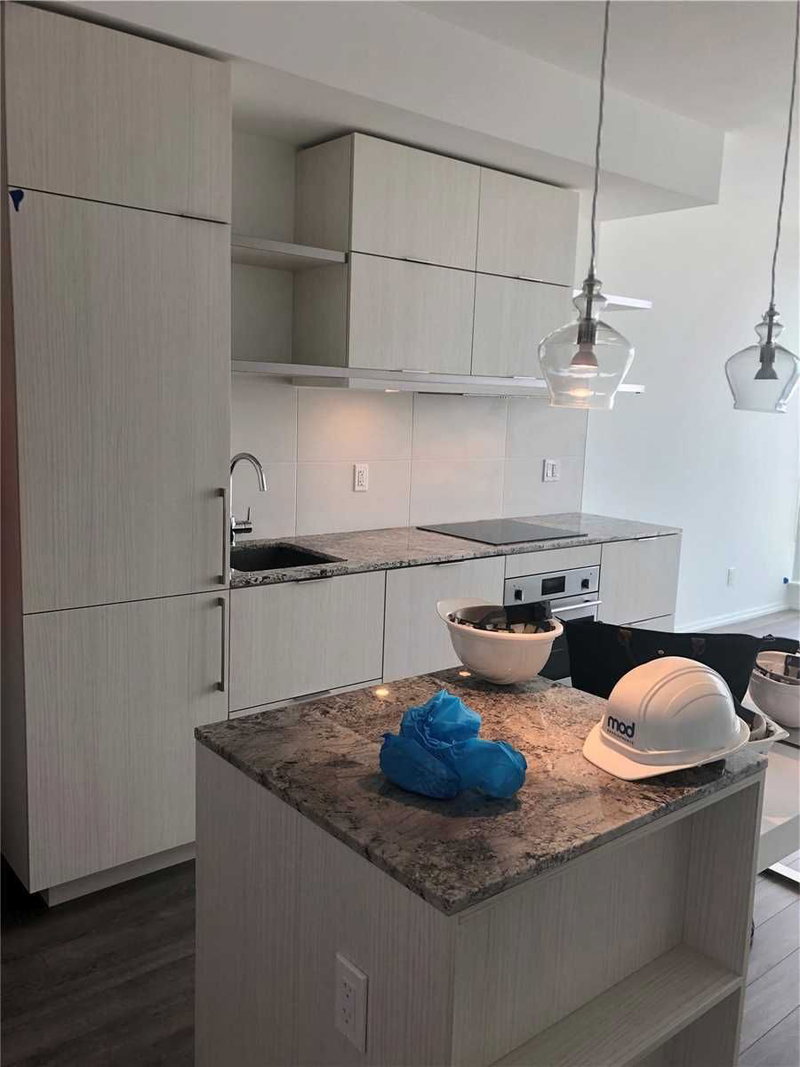 3714 - 197 Yonge St, Toronto, M5B1M4 | Image 3