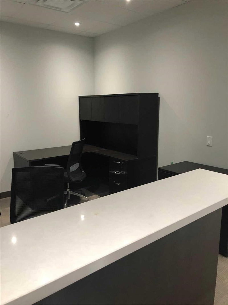 202 - 6174 Yonge St, Toronto, M2M 3X1 | Image 2