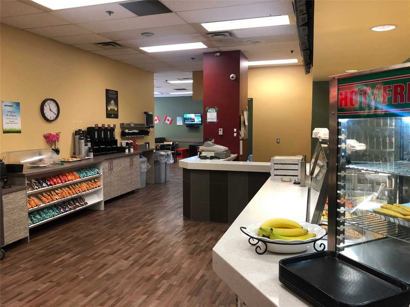 102 - 12 Concorde Pl, Toronto, M3C3R8 | Image 3