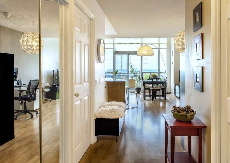 812 - 1720 Eglinton Ave E, Toronto, M4A2X8 | Image 2