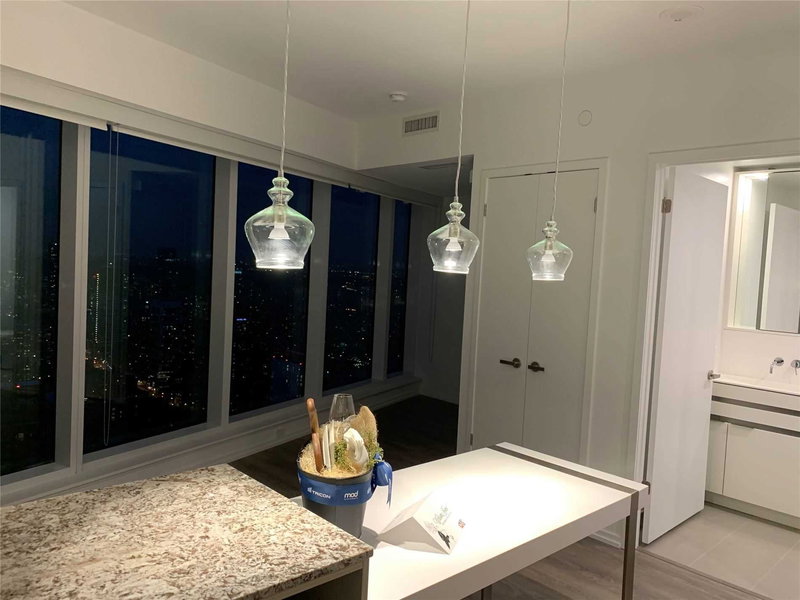 5313 - 197 Yonge St, Toronto, M5B1M4 | Image 3