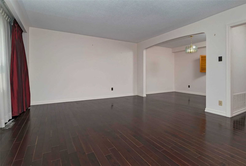 86 Village Greenway, Toronto, M2J1K8 | Image 3