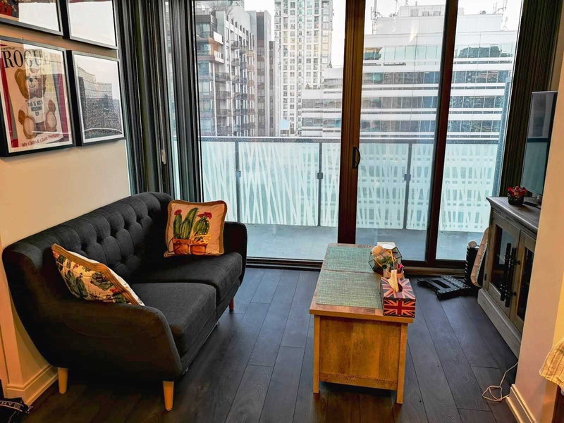 1511 - 50 Charles St E, Toronto, M4Y0C3 | Image 2